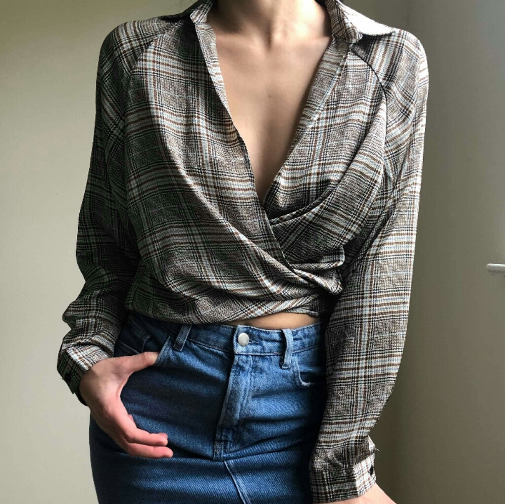 Plaid wrap top - Picture 2 of 3